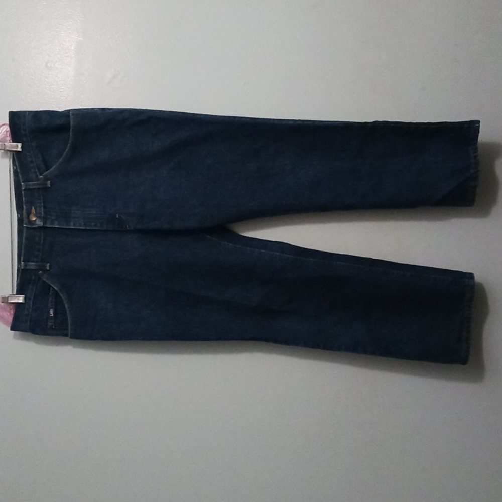 Lee size W38 L30  men's blue denim jeans.
